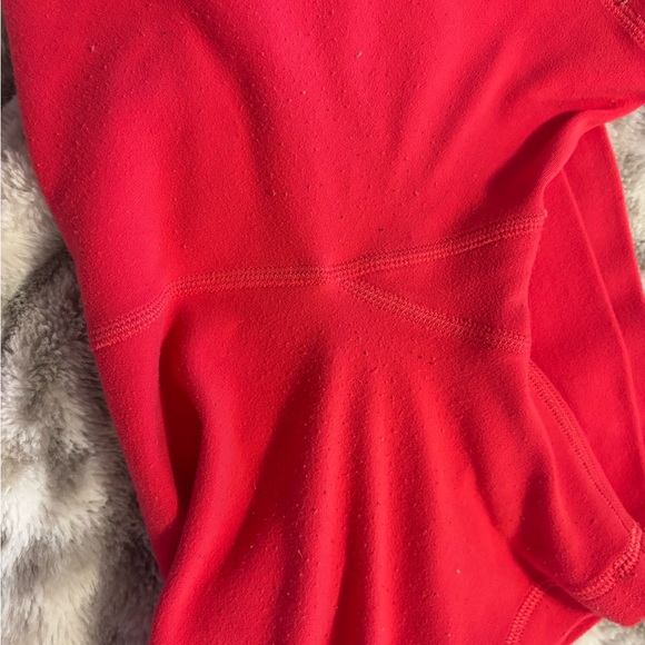 Aritzia butter shorts in dark pink - Picture 4 of 4